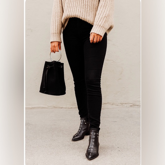 ✨Leather Grommet Shootie made in Spain size 38/7.5✨ - Picture 1 of 8